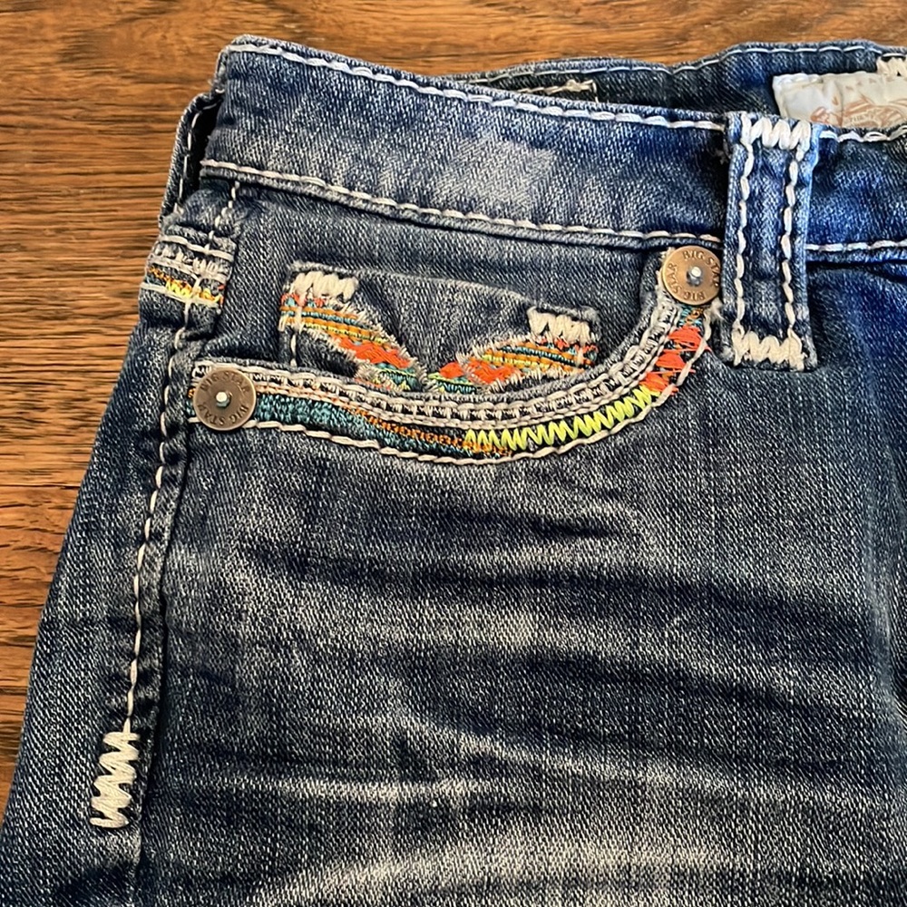 Big Star Liv Cutoff Jean Shorts - Picture 2 of 6